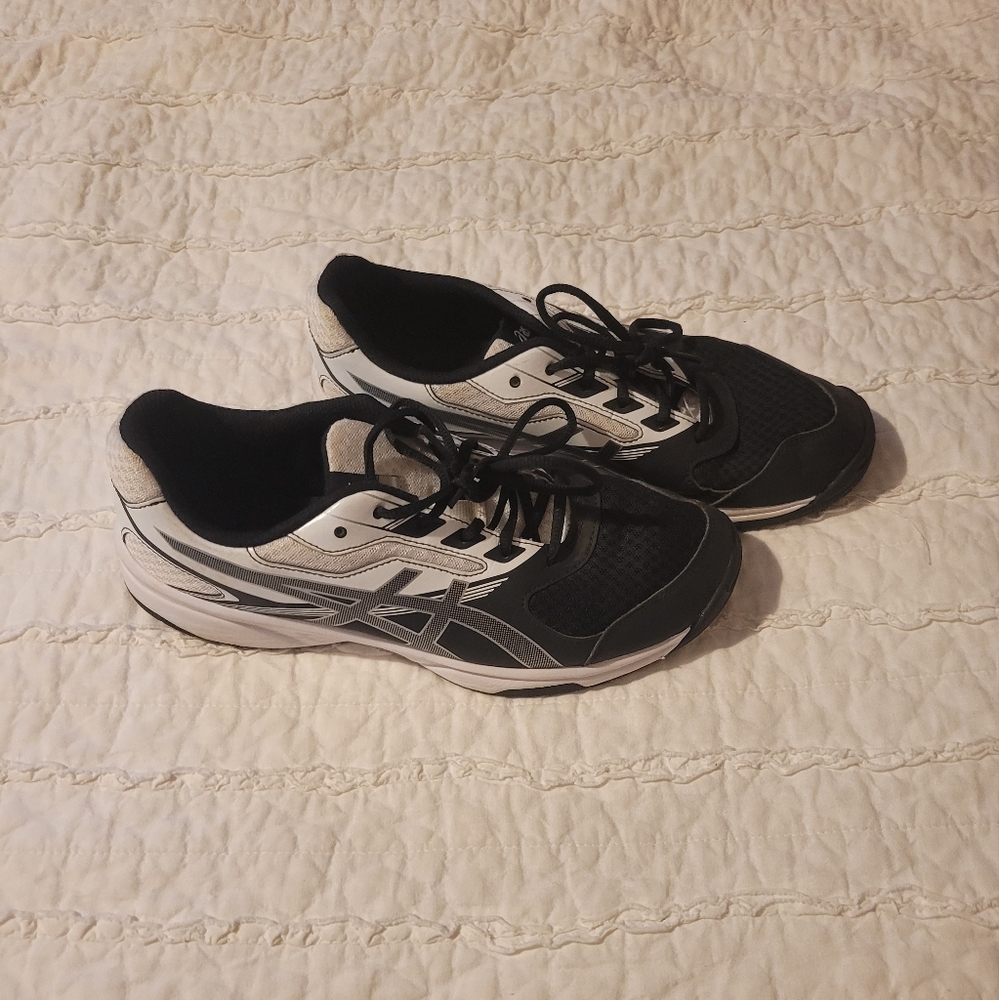 ASICS Shoes - Picture 2 of 4
